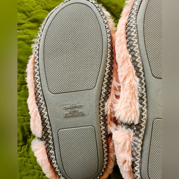 NWT Cabernet pink fuzzy slippers with extendable cuffs, size 9-10 - Picture 9 of 10